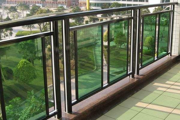 玻璃+鋅鋼陽臺護欄有那些特點?(圖文)