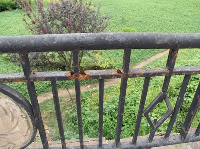 論氣候對陽臺護欄的影響?陽臺護欄維護方案分享