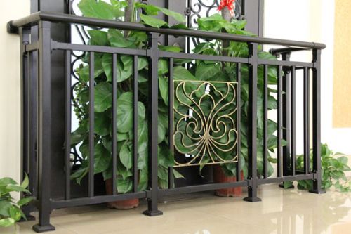 鋅鋼陽臺護(hù)欄圖片