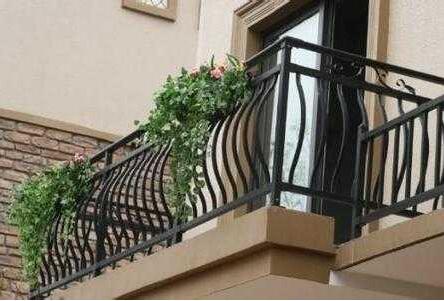 組合式陽(yáng)臺(tái)護(hù)欄圖片