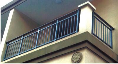 鋅鋼陽臺護欄多少錢一米?