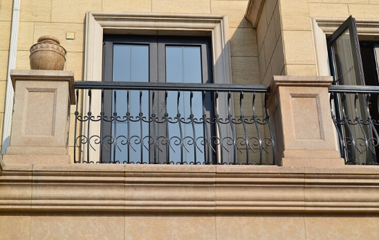 鐵藝陽(yáng)臺(tái)護(hù)欄材質(zhì)的質(zhì)量好不好