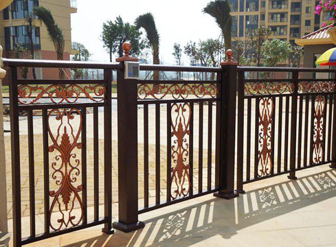 鋁藝欄桿和鐵藝欄桿有何不同?