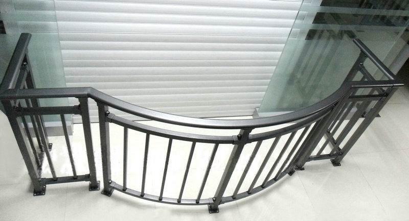 深圳陽(yáng)臺(tái)護(hù)欄