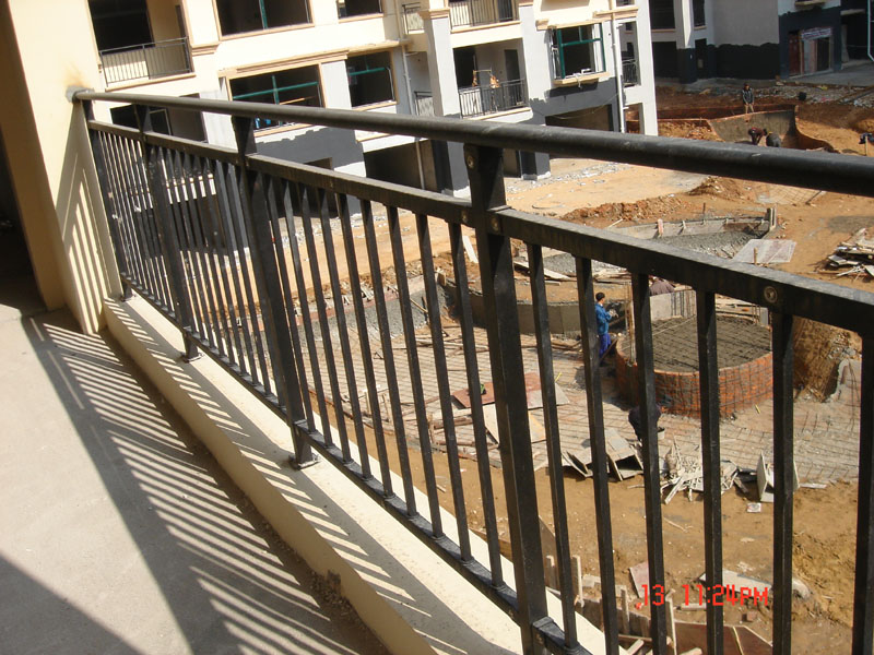 陽臺護欄安裝說明