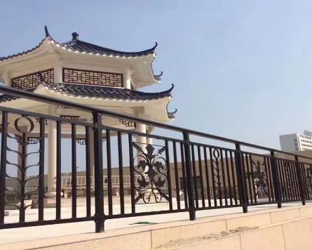 華邦護欄淺談鋁合金欄桿的具體優勢